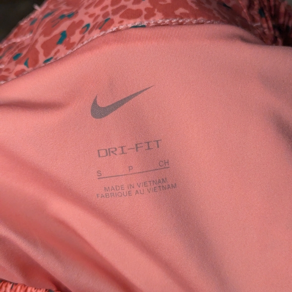 Nike Dri-FIT One 3” Mid-Rise Training Shorts Desert Coral Print Small NWT - Picture 4 of 10